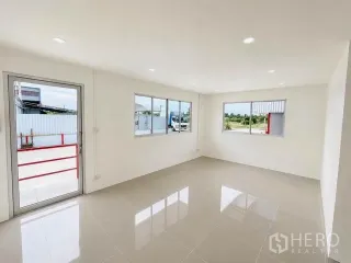 For rent warehouse in Bang Bo, Samut Prakan