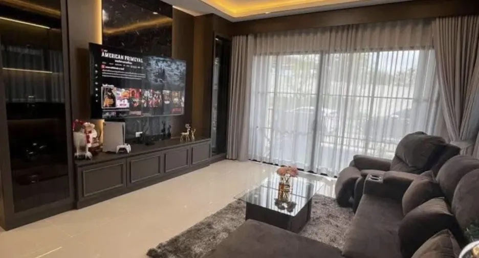 Haus zur Miete mit 3 Zimmer in Mueang Phuket, Phuket