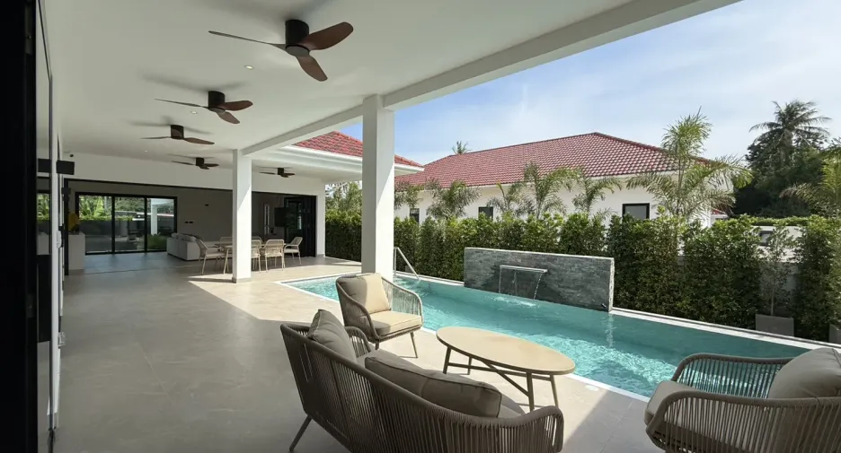 For sale 3 ベッドルーム villa in Cha Am, Phetchaburi