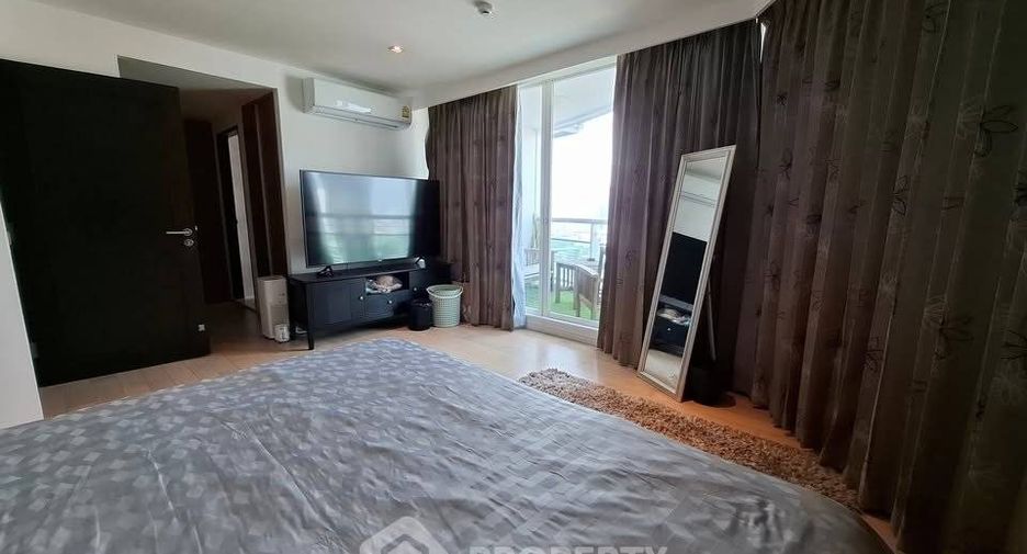 For rent 3 bedrooms condo in Watthana, Bangkok