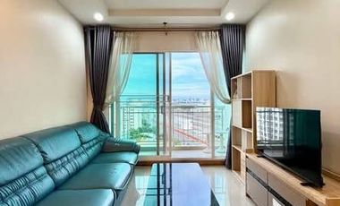 For rent 2 bedrooms condo in Huai Khwang, Bangkok