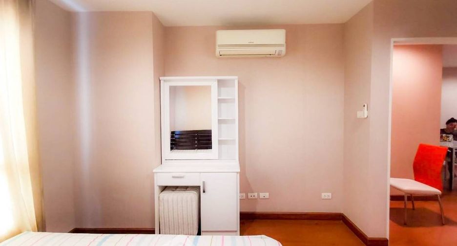 Condo en alquiler de 2 habitaciones en Huai Khwang, Bangkok