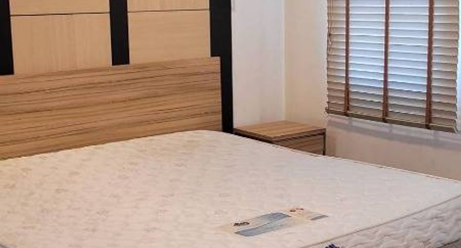 Casa adosada en venta de 3 habitaciones en Bueng Kum, Bangkok