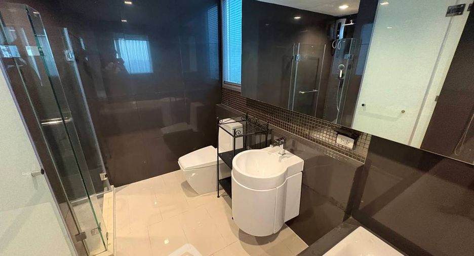 For rent and for sale 2 bedrooms condo in Phaya Thai, Bangkok