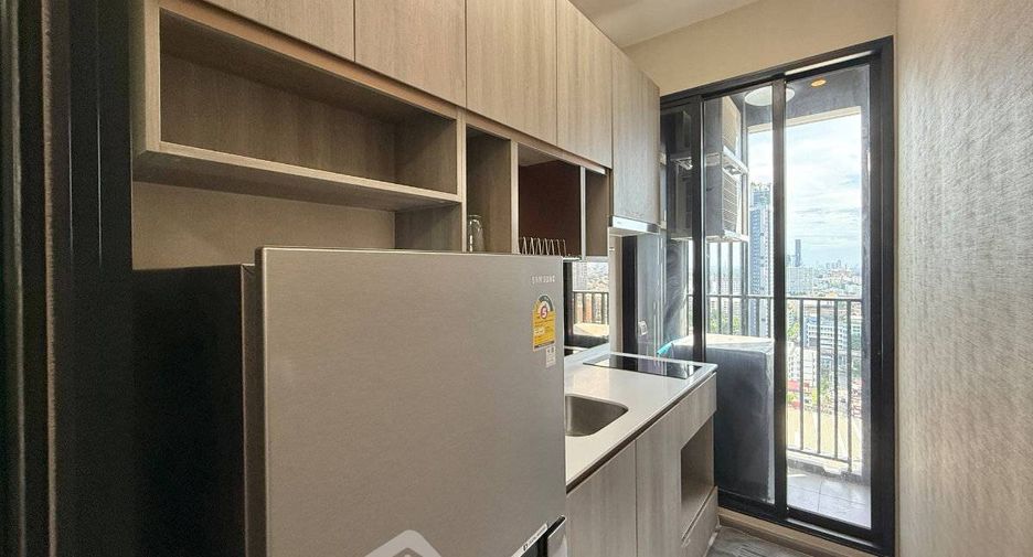 For sale 1 bed condo in Watthana, Bangkok