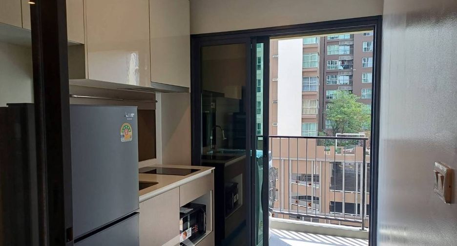 À louer et à vendre 1 chambre condo à Huai Khwang, Bangkok