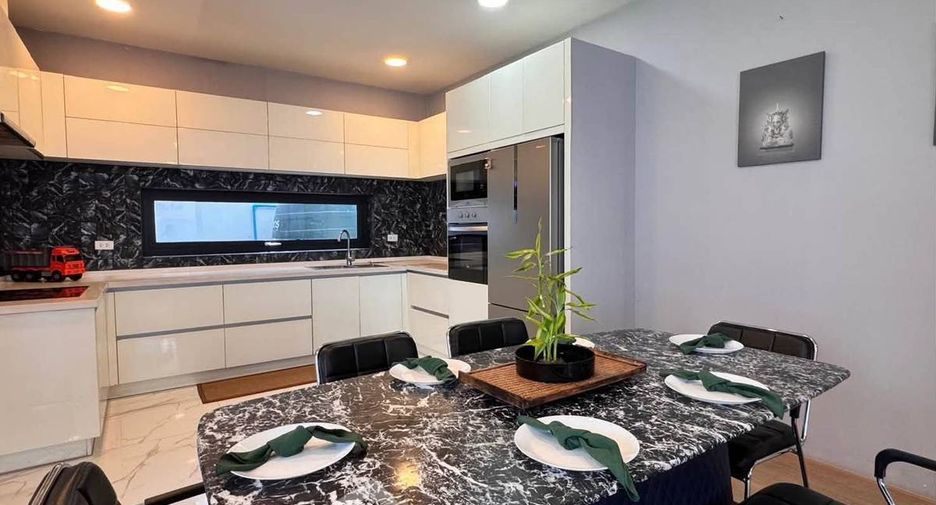 For sale 4 bedrooms villa in Bang Lamung, Chonburi