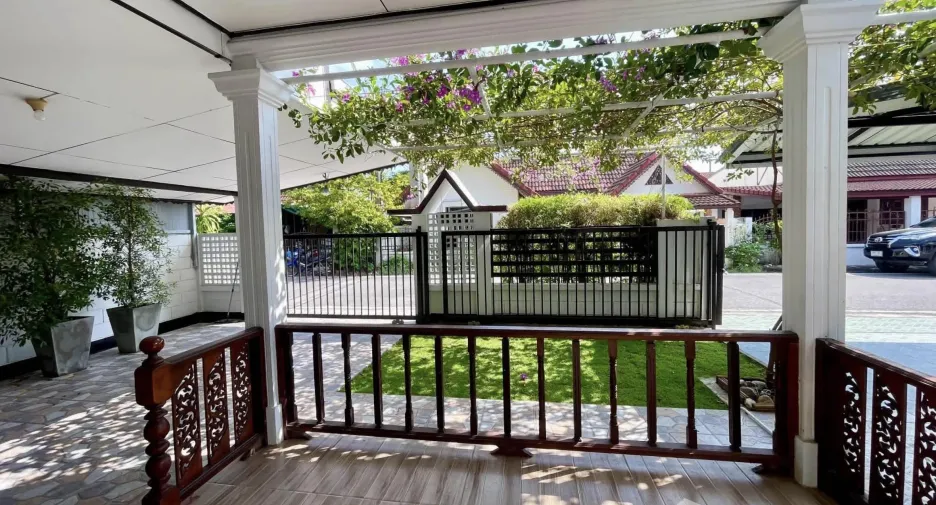 For rent 3 bedrooms house in Mueang Chiang Mai, Chiang Mai