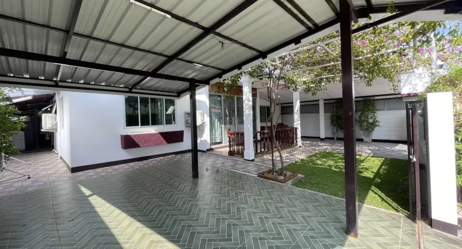 For rent 3 bedrooms house in Mueang Chiang Mai, Chiang Mai