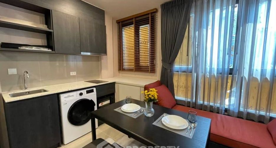 For sale 1 bed condo in Huai Khwang, Bangkok
