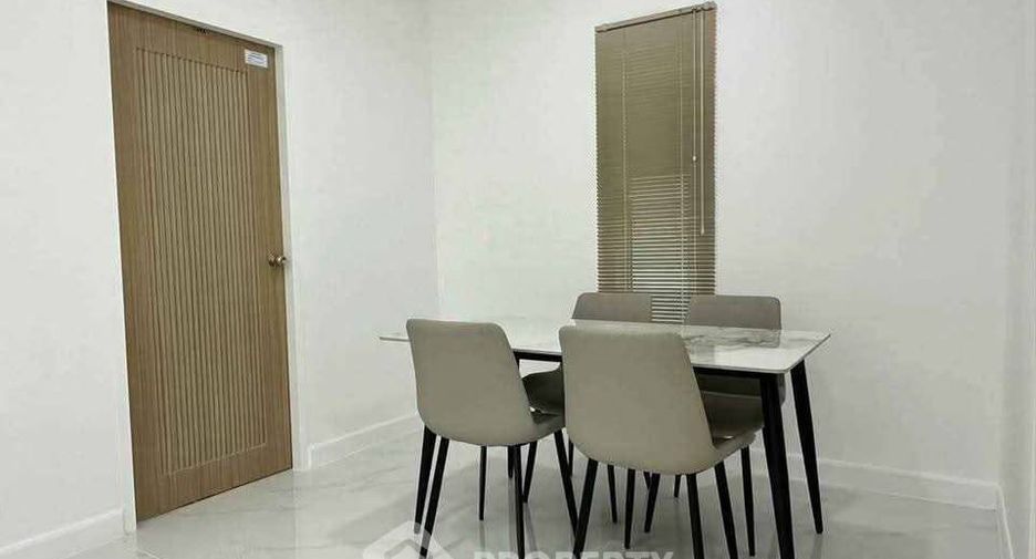 For sale 3 bedrooms house in Si Racha, Chonburi