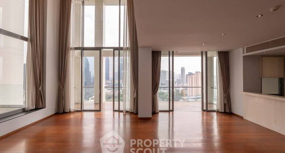 For sale 4 bedrooms condo in Sathon, Bangkok