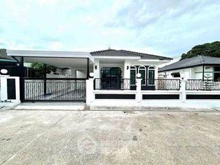 For sale 3 bedrooms house in Si Racha, Chonburi