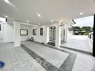 For sale 3 bedrooms house in Si Racha, Chonburi