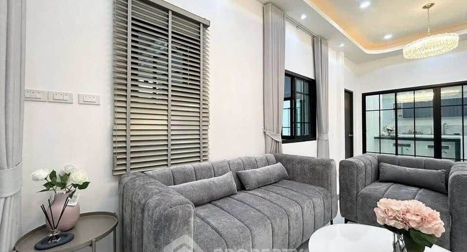 For sale 3 bedrooms house in Si Racha, Chonburi