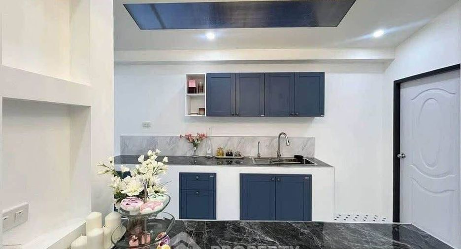 For sale 3 bedrooms house in Si Racha, Chonburi