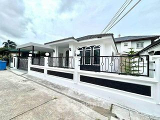 For sale 3 bedrooms house in Si Racha, Chonburi