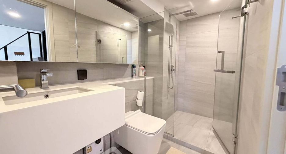 For sale 2 bedrooms condo in Bang Rak, Bangkok