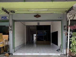 出售 1 卧室 联排别墅 在 Mueang Chon Buri, Chon Buri