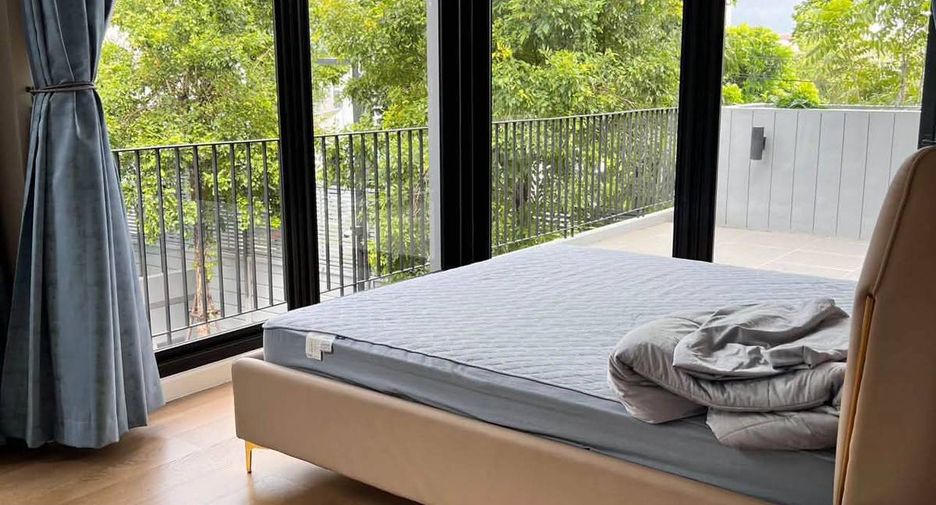 Haus zum Kauf mit 4 Zimmer in Lat Phrao, Bangkok