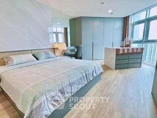 À vendre 3 chambres condo à Huai Khwang, Bangkok
