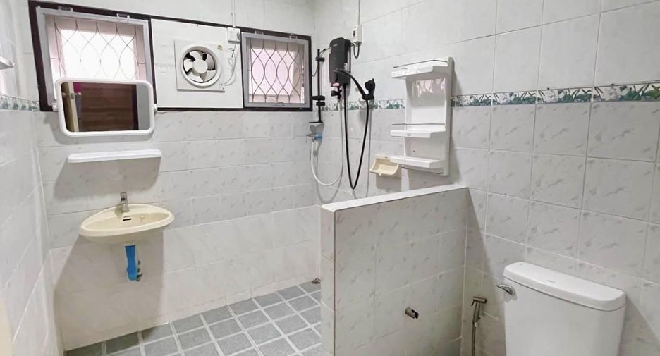 For rent 3 bedrooms house in Mueang Chiang Mai, Chiang Mai