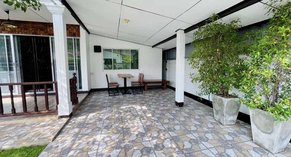 For rent 3 bedrooms house in Mueang Chiang Mai, Chiang Mai