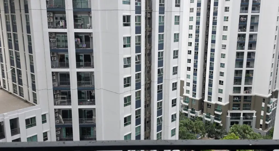Wohnung zur Miete mit 2 Zimmer in Huai Khwang, Bangkok