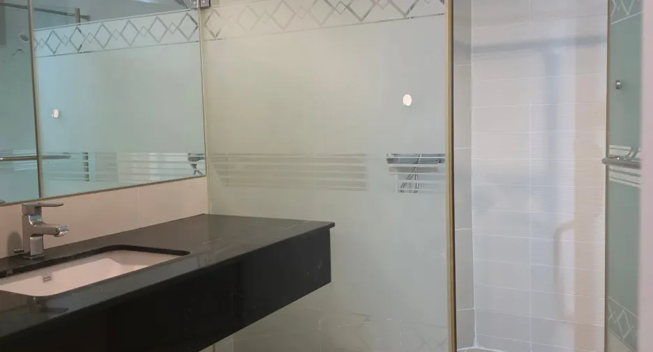 Wohnung zur Miete mit 2 Zimmer in Huai Khwang, Bangkok