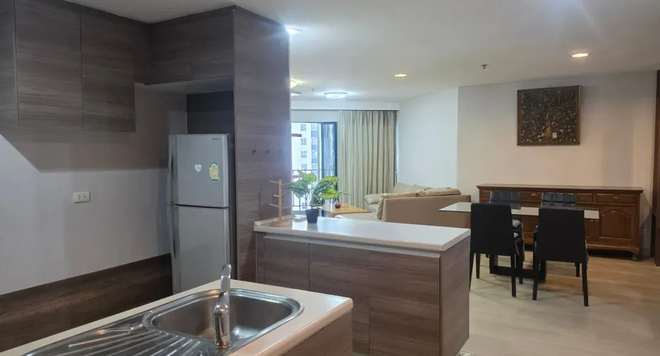 Wohnung zur Miete mit 2 Zimmer in Huai Khwang, Bangkok