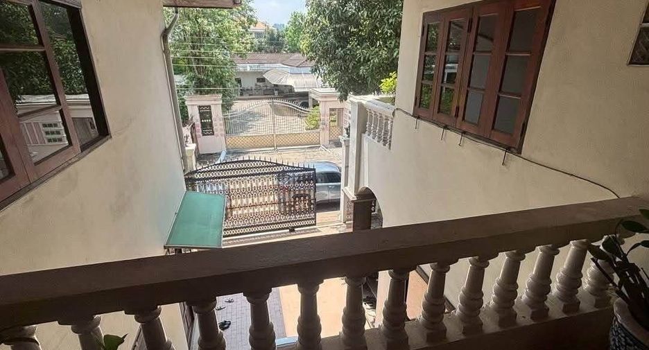 For sale 4 bedrooms house in Suan Luang, Bangkok