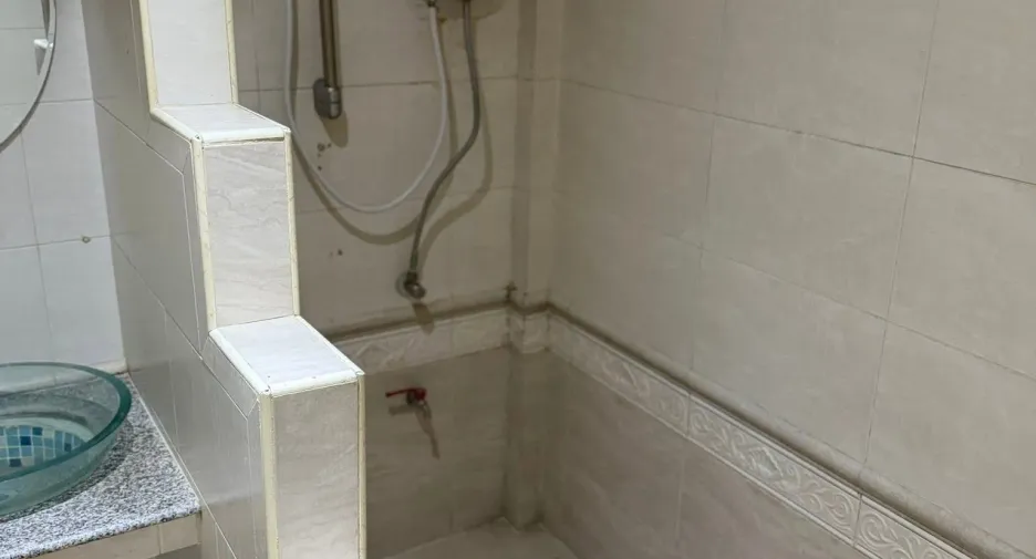 For rent 3 bedrooms townhouse in Huai Khwang, Bangkok