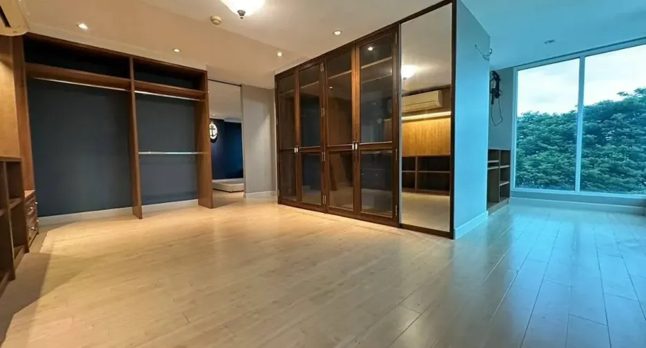 For sale and for rent 2 bedrooms condo in Phaya Thai, Bangkok