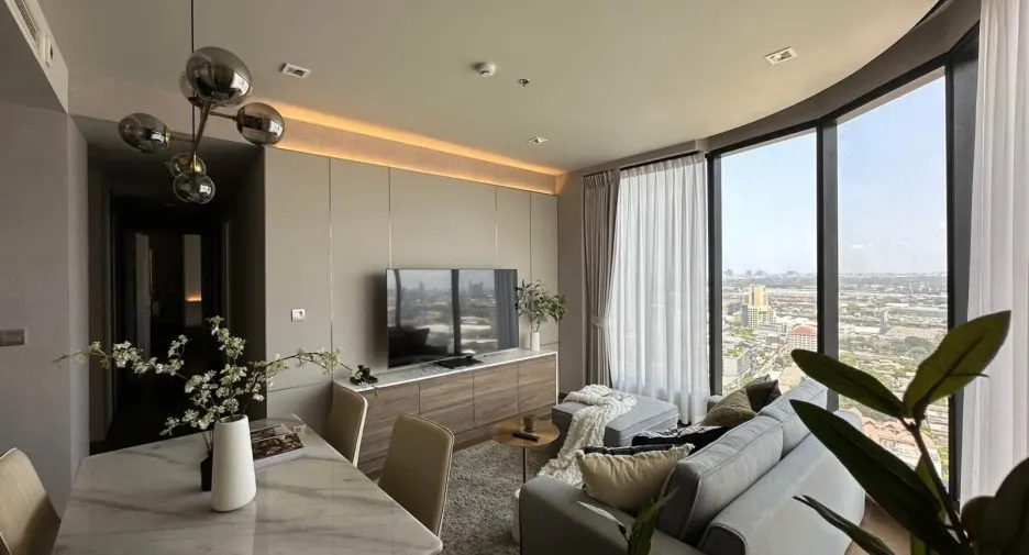 For rent 2 bedrooms condo in Khlong Toei, Bangkok