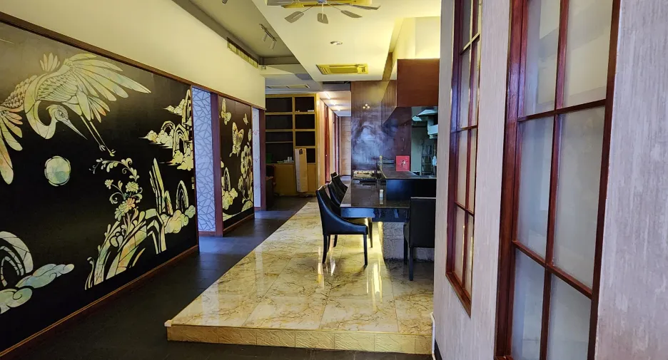 Gewerbefläche zur Miete mit 8 Zimmer in Watthana, Bangkok