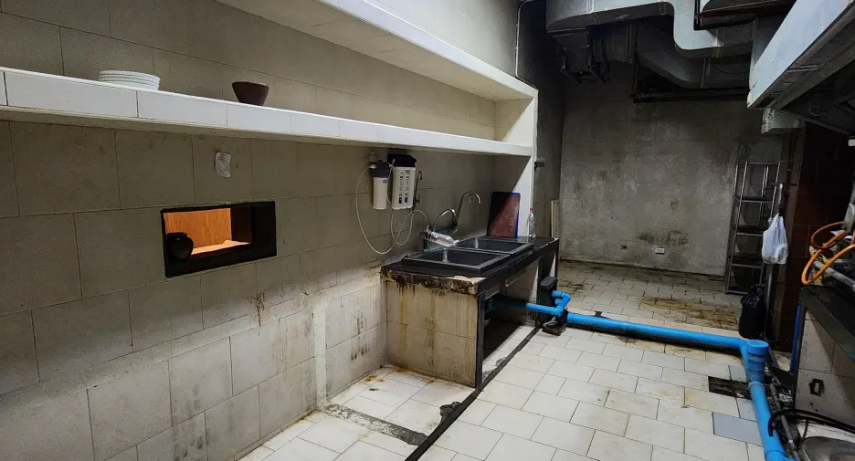 Gewerbefläche zur Miete mit 8 Zimmer in Watthana, Bangkok