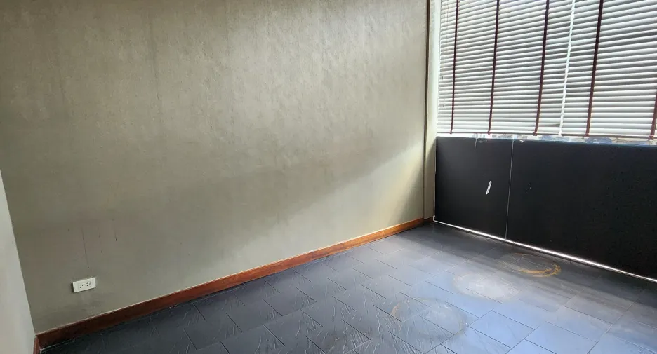 Gewerbefläche zur Miete mit 8 Zimmer in Watthana, Bangkok