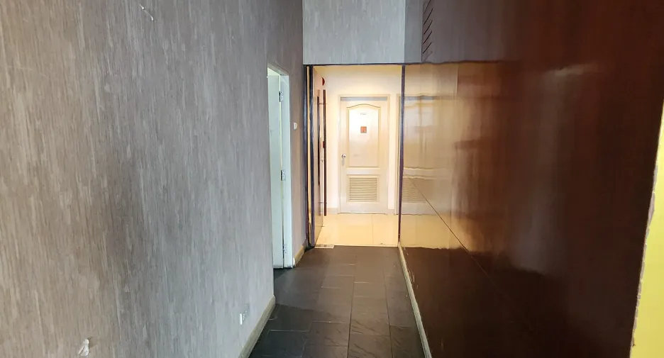 Gewerbefläche zur Miete mit 8 Zimmer in Watthana, Bangkok