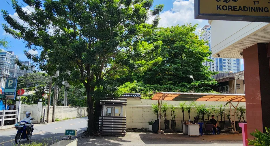 Gewerbefläche zur Miete mit 8 Zimmer in Watthana, Bangkok