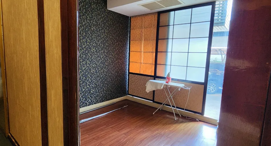 Gewerbefläche zur Miete mit 8 Zimmer in Watthana, Bangkok