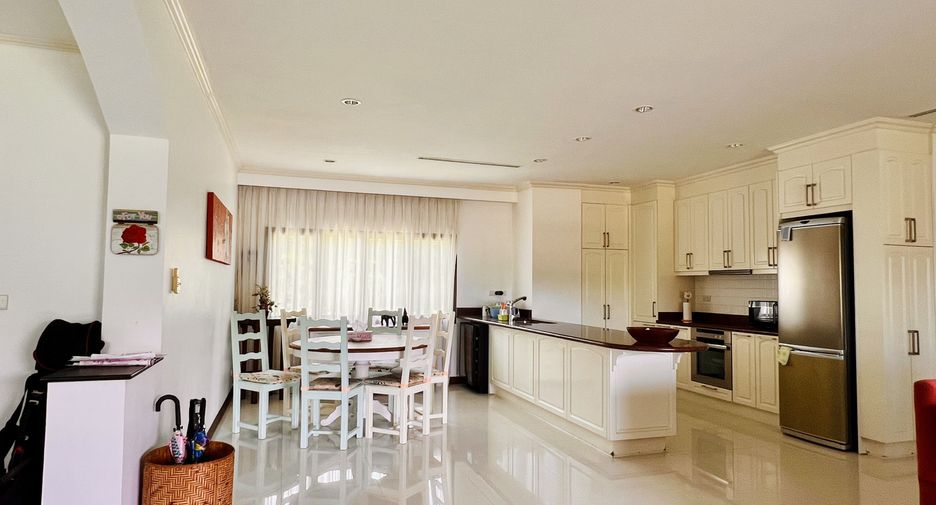 For sale 3 bedrooms condo in Cha Am, Phetchaburi