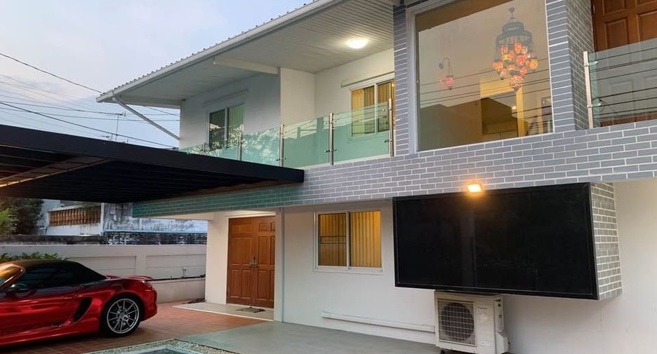 For rent 6 bedrooms house in Chatuchak, Bangkok