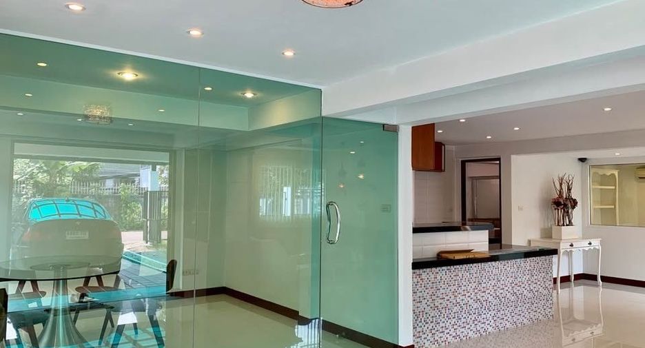 For rent 6 bedrooms house in Chatuchak, Bangkok
