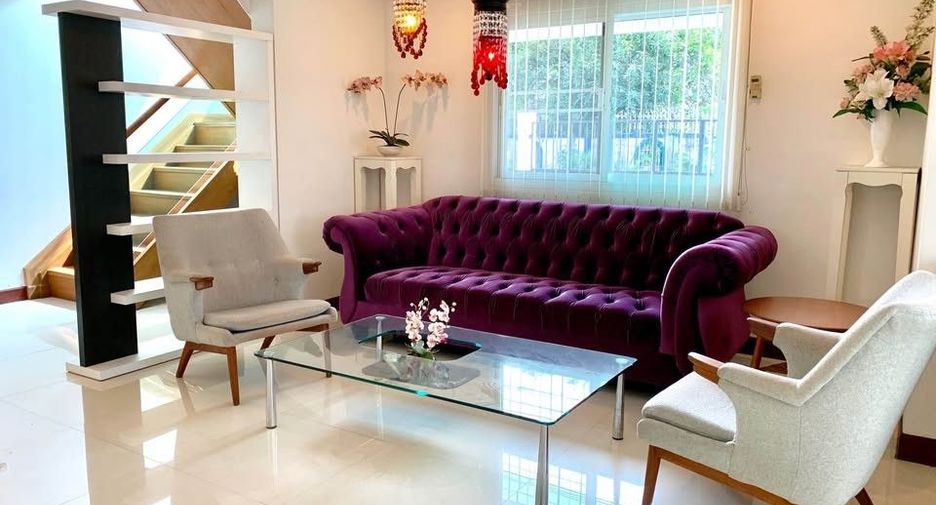 For rent 6 bedrooms house in Chatuchak, Bangkok