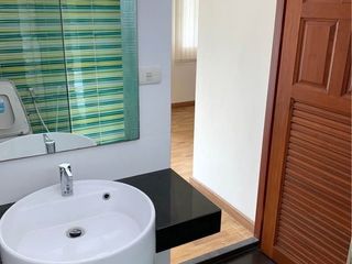 For rent 6 bedrooms house in Chatuchak, Bangkok