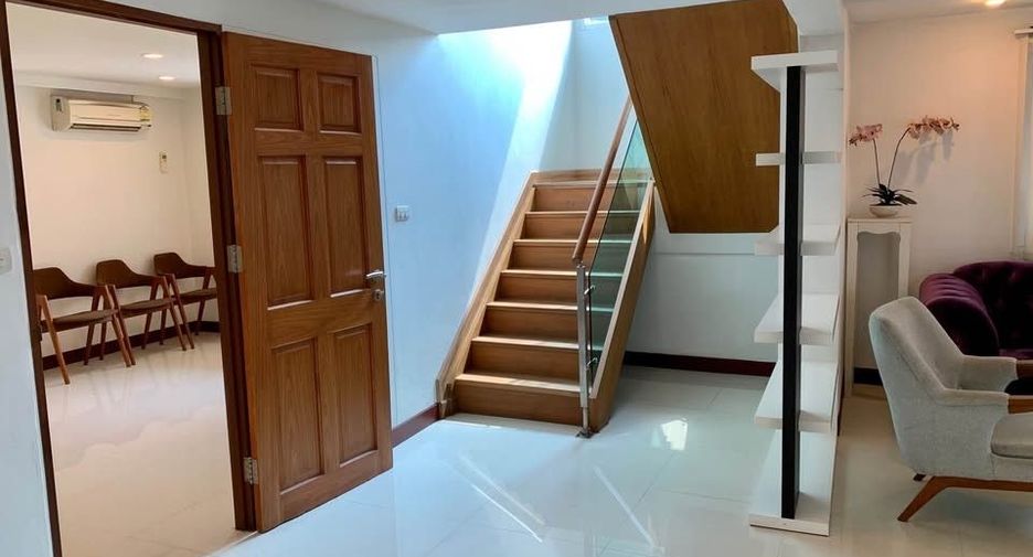 For rent 6 bedrooms house in Chatuchak, Bangkok