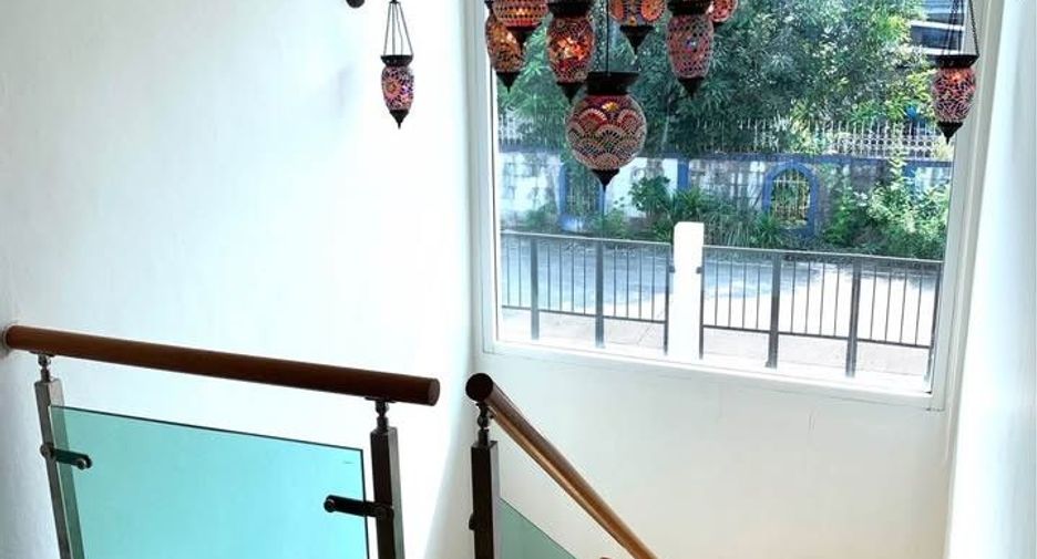 For rent 6 bedrooms house in Chatuchak, Bangkok