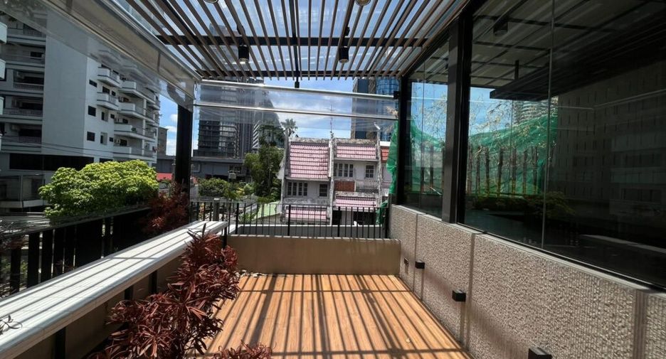For rent retail Space in Khlong Toei, Bangkok