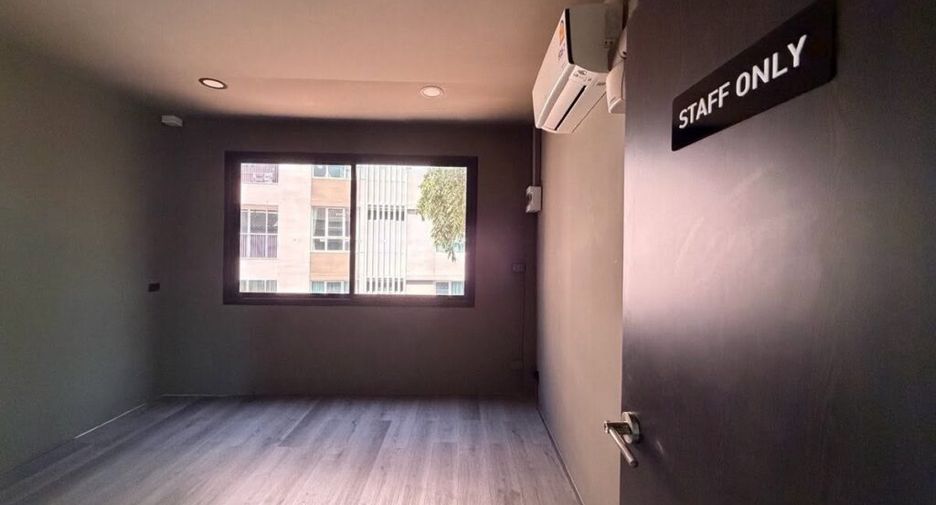 For rent retail Space in Khlong Toei, Bangkok