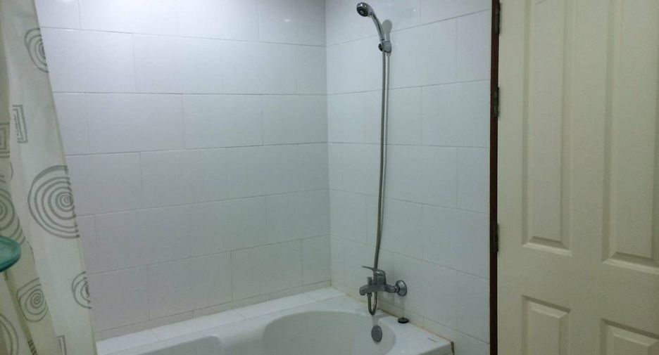 À vendre 1 chambre condo à Huai Khwang, Bangkok